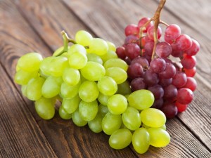 white-and-red-grapes-shutterstock_130380677